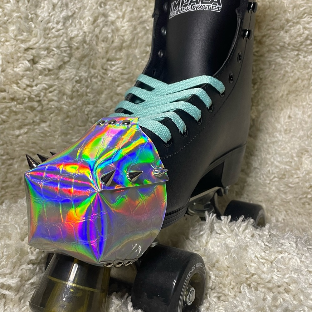 Roller skate toe covers iridescent silver grey faux leather croc print quad